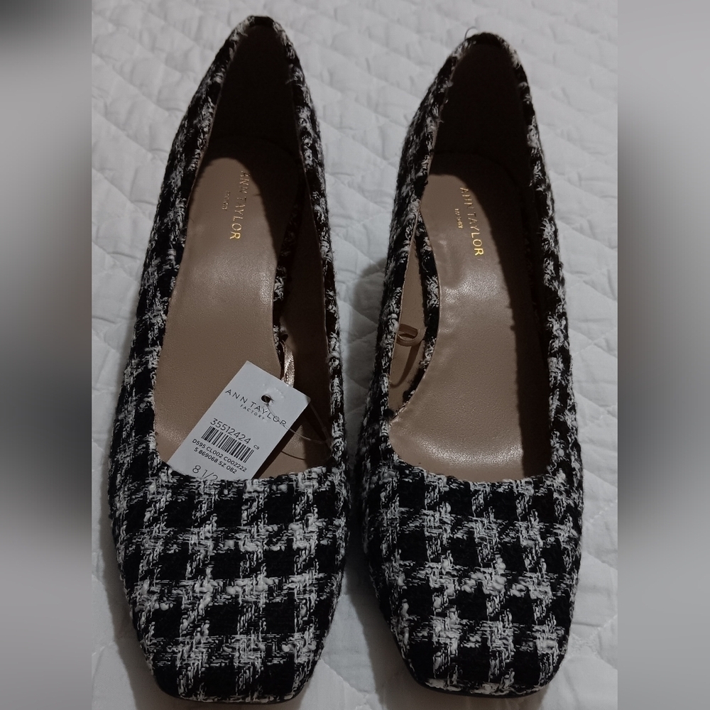 Ann Taylor Black and White Women's Shoes